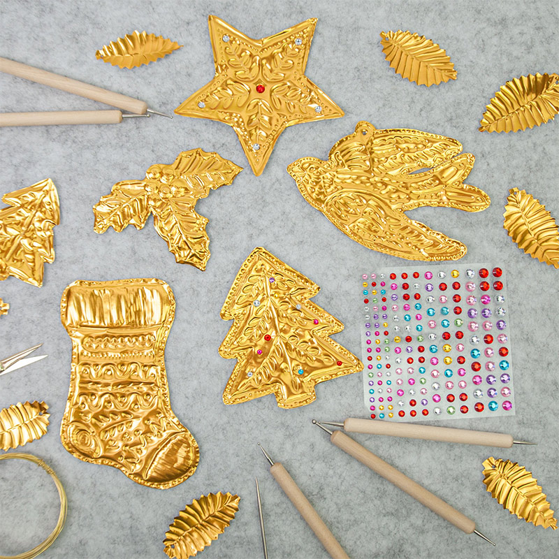 Art Craft For Christmas - ชุดเครื่องมืองานฝีมือกระดาษฟอยล์ทองคำและเงินสำหรับตกแต่งคริสต์มาสแบบนูนลาย DIY พร้อมจี้ตกแต่ง